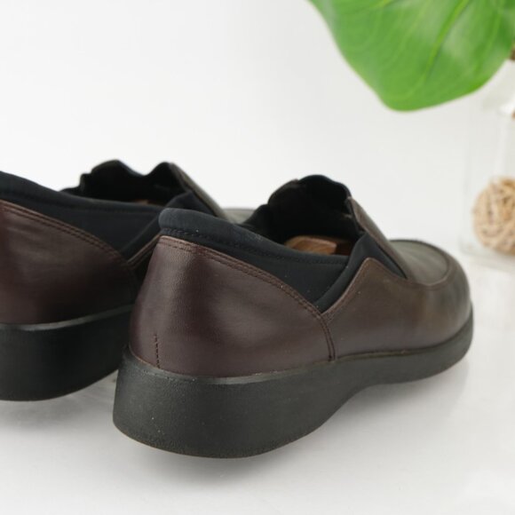 Clarks Womens Slip On Shoe Size 6 Brown Leather Elastic Sock Loafer Flats Comfy - Picture 3 of 10